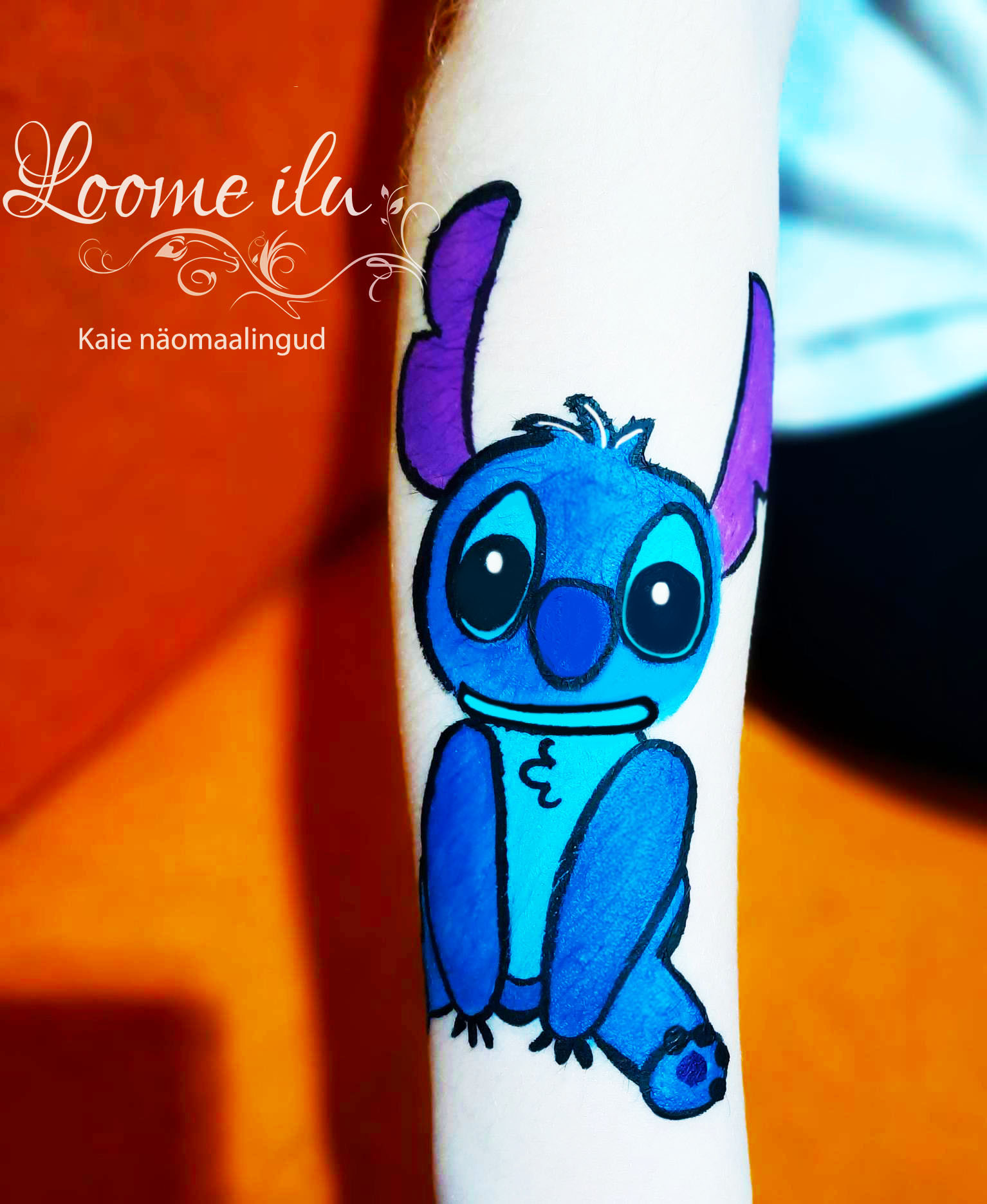 Stitch käemaaling, sinise ja lillaga multifilmi tegelane, kehamaaling